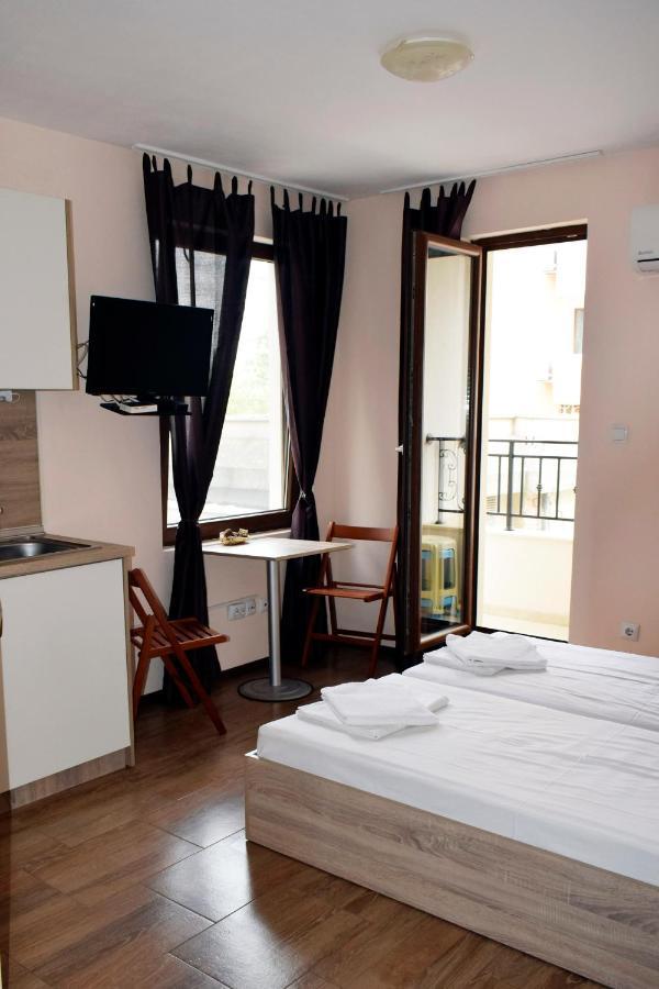 Flora Beach Apartaments Burgas Exterior photo