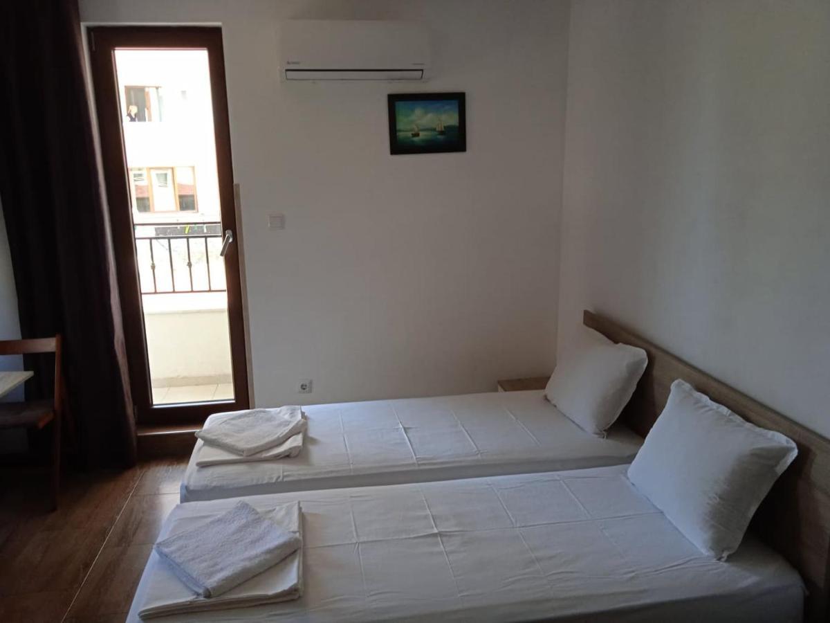 Flora Beach Apartaments Burgas Exterior photo