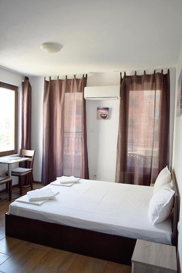 Flora Beach Apartaments Burgas Exterior photo